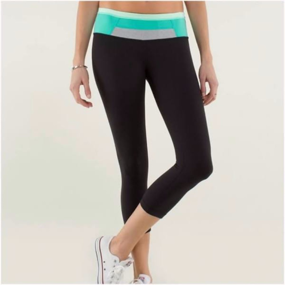 Lululemon Wunder Under Crop in Black/Teal Quilt